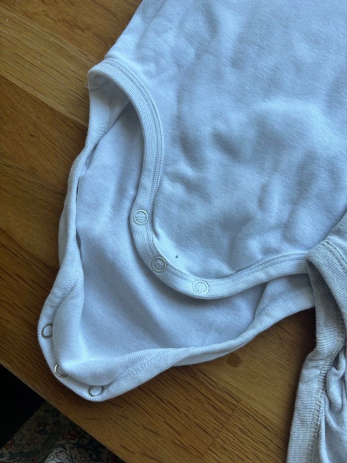 Lot 2 bodies 2 ans 92 cms garçon - photo numéro 4