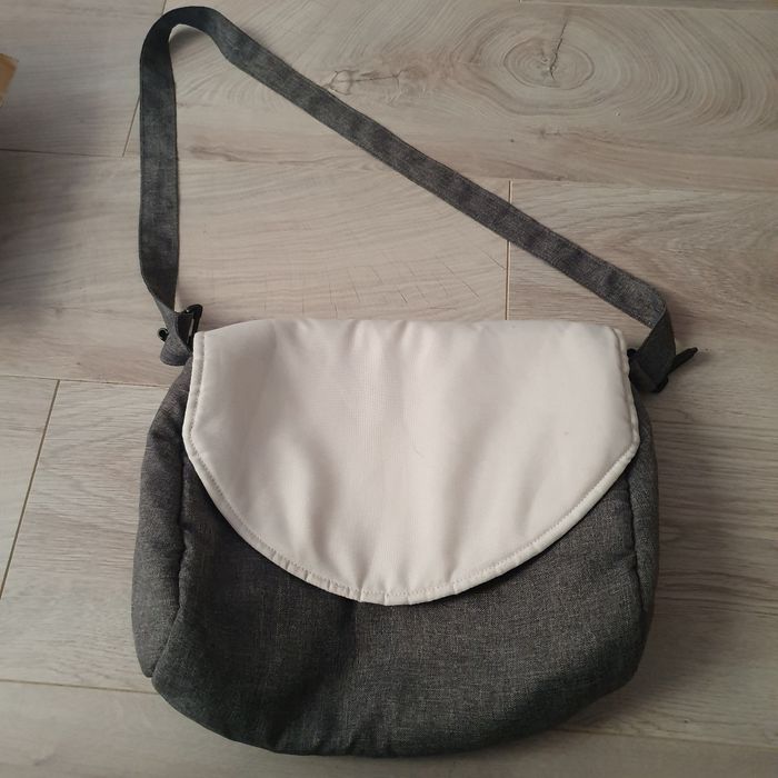 Sac à langer bandoulière gris