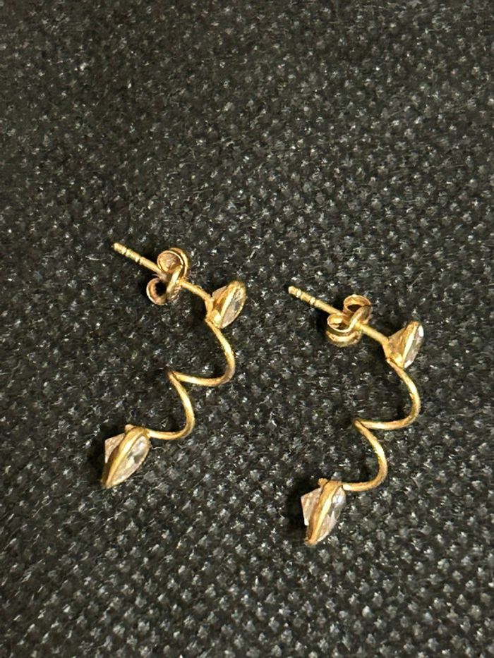 Jolie paire de boucles d’oreilles «cœur » ressort en or 18 carats femme TBE - photo numéro 2
