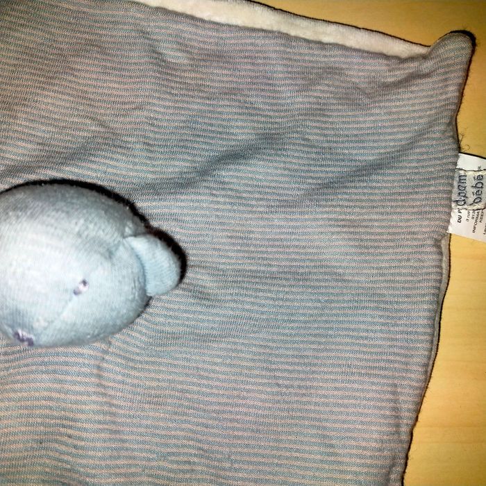 Doudou ours plat carré rayé bleu et beige du pareil au même bébé - photo numéro 2