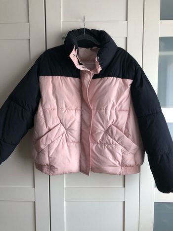 Blouson matelassé rose et bleu marine