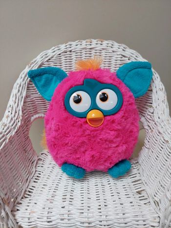 Peluche furby rose