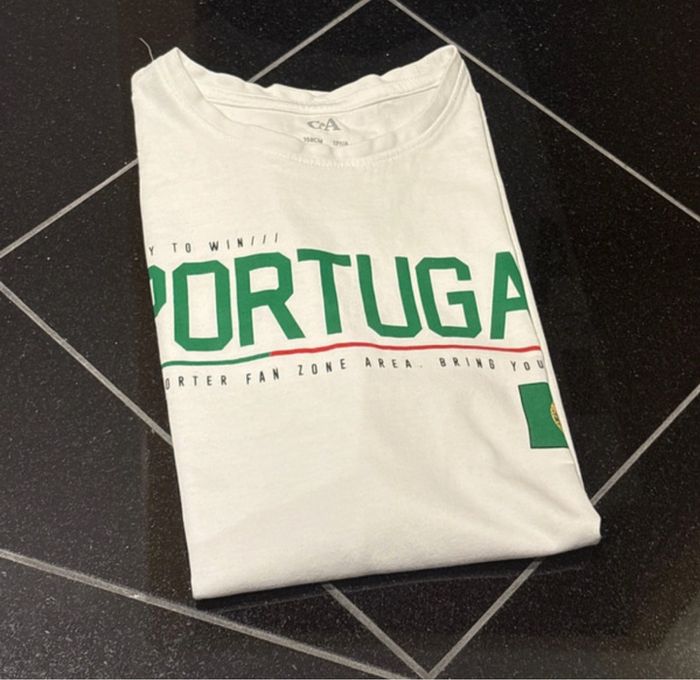 T-shirt Portugal taille 13 ans de chez C&A