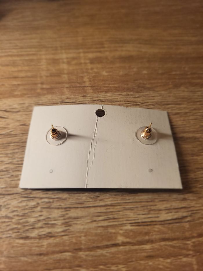 Petites boucles d'oreilles cœurs bordeau - photo numéro 4