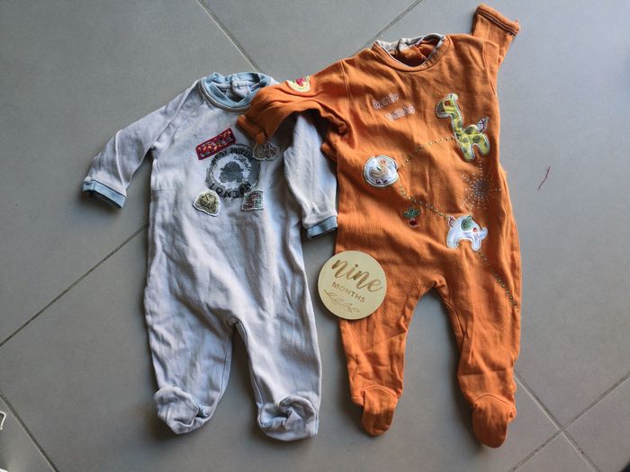 Lot 2 pyjamas 9 mois