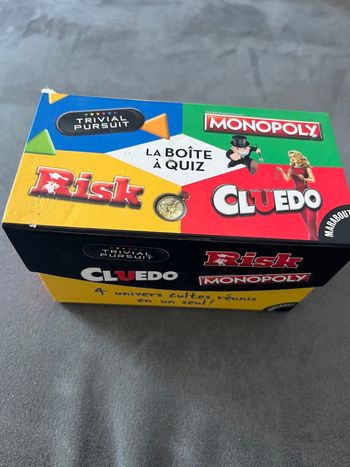 Jeu la boîte a quiz trivial pursuit Monopoly risk cluedo marabout