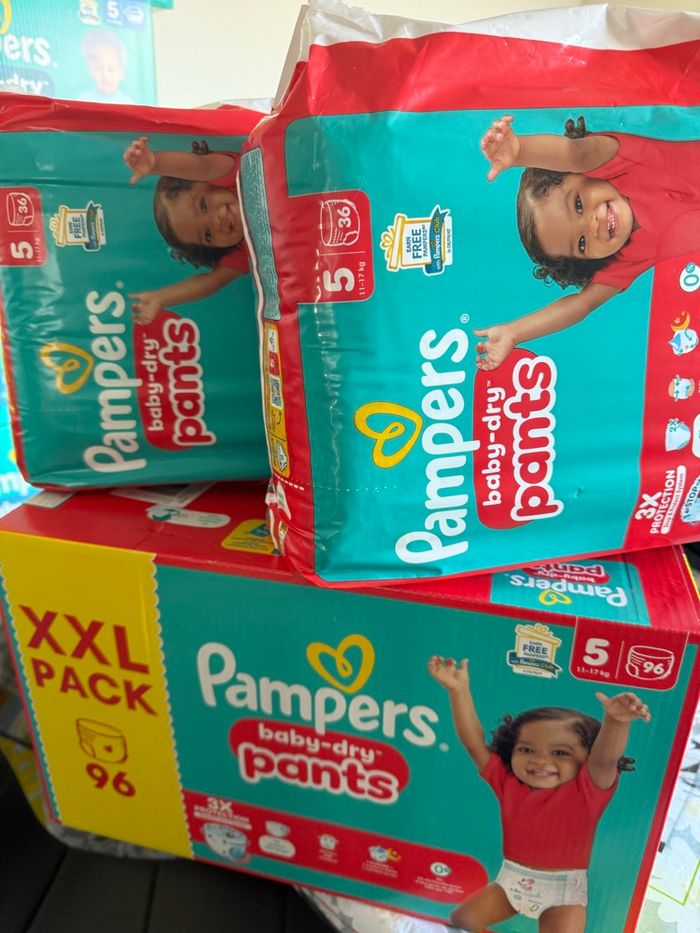 Pampers baby dry pants taille 5(12-16) kg