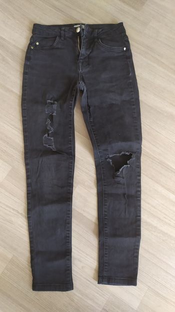 Jean troué noir cache cache