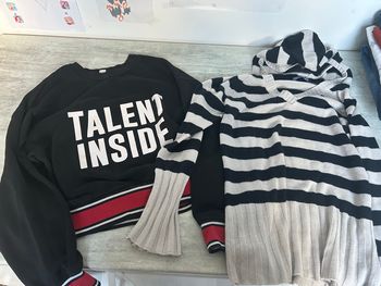 Lot 2 pulls filles 14 ans