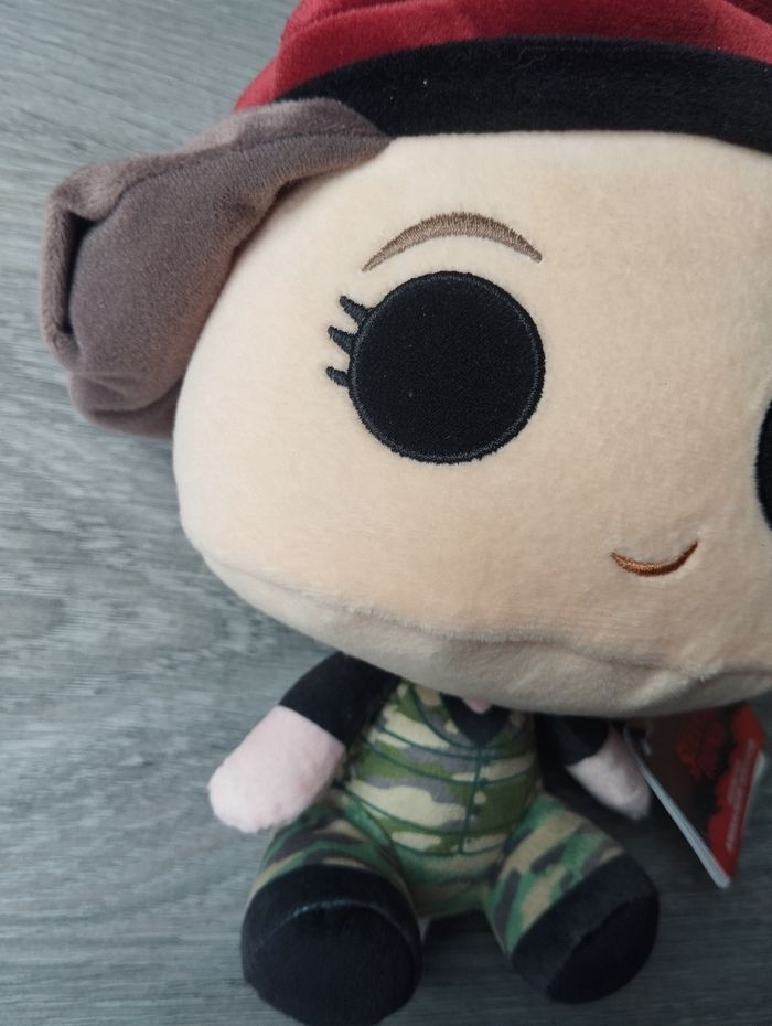 Stranger Things : Funko Peluche Hunter Robin - photo numéro 3