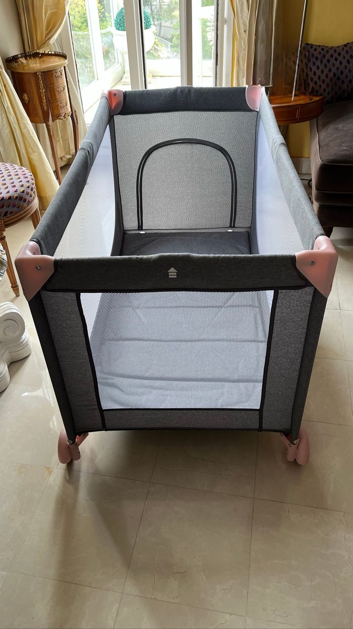 Lot lit parapluie + matelas de voyage