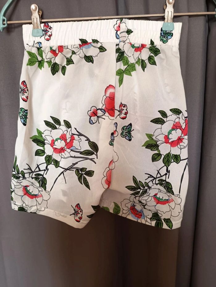 Short fleuri.  Marque Cherry koko - photo numéro 2
