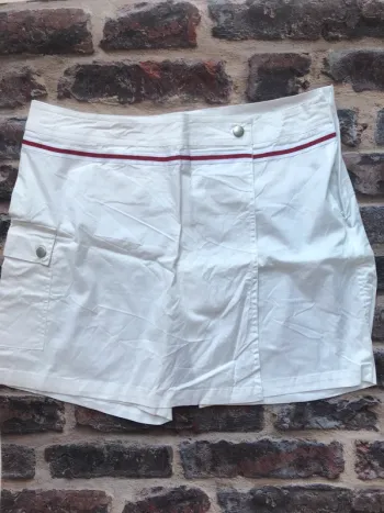 Jupe portefeuille short blanche