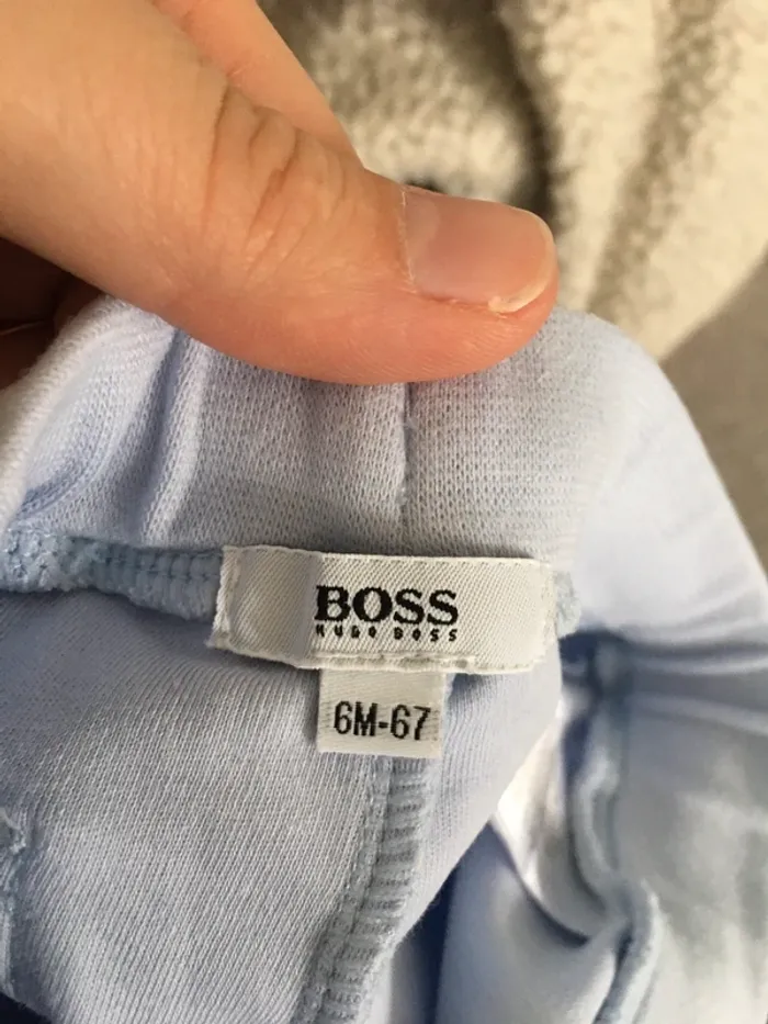 Pantalon Hugo Boss 6 mois - photo numéro 4