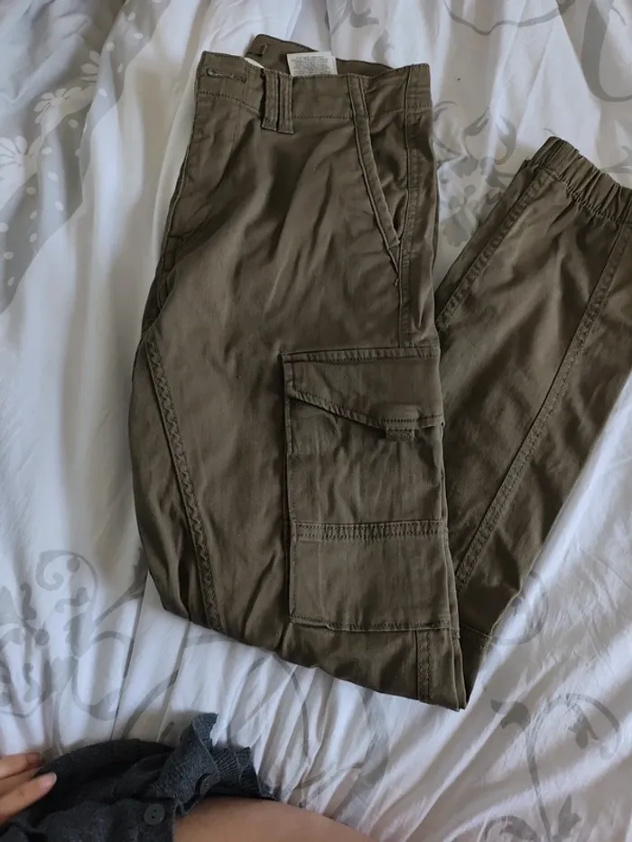 Cargo kaki - photo numéro 2