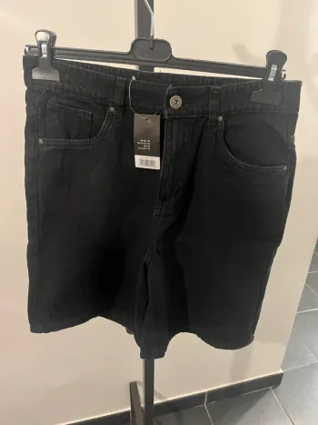 Short en jean noir Taille 40