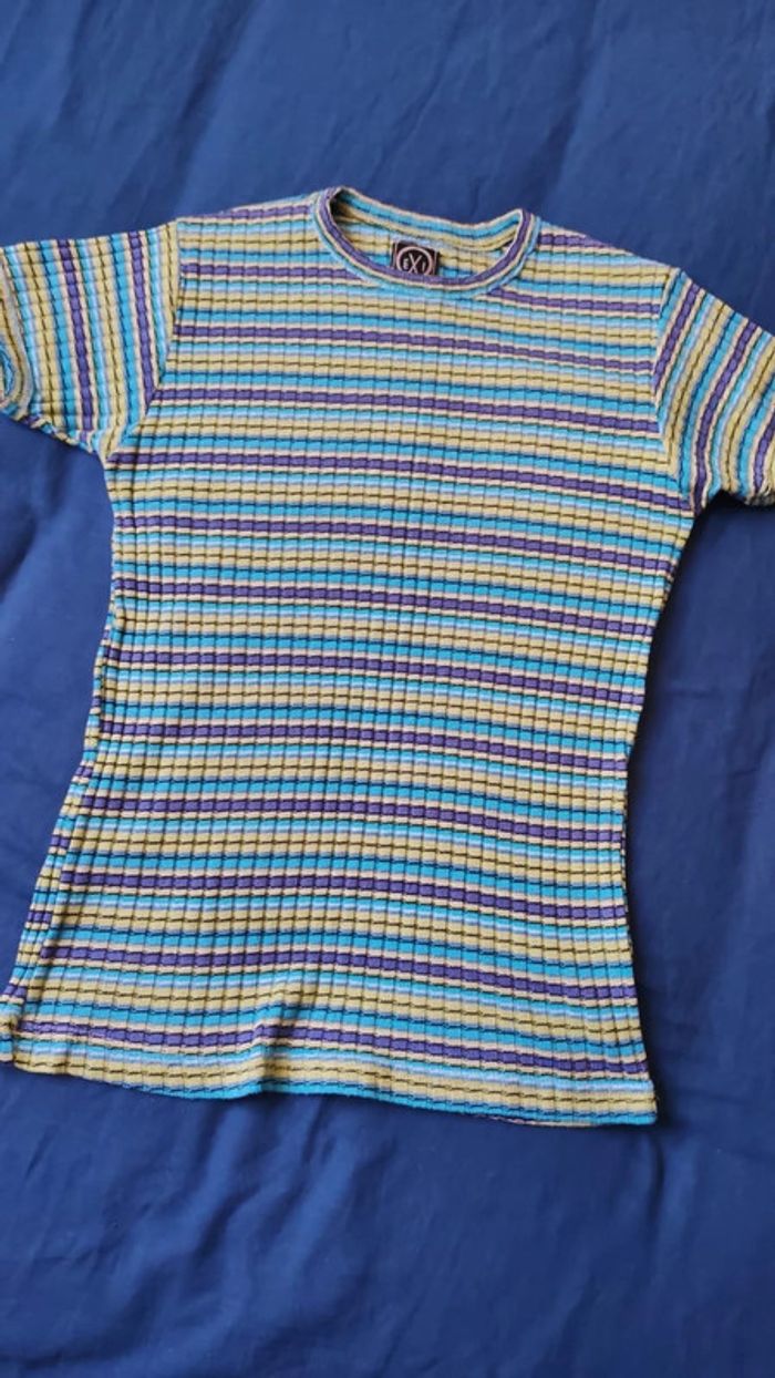 T-shirt ajusté multicolore rayé