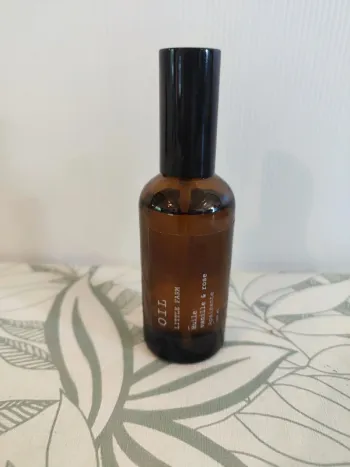 Oil little farm huile vanille et rose apaisante 100ml valeur 14€  à utiliser 3 mois après ouverture