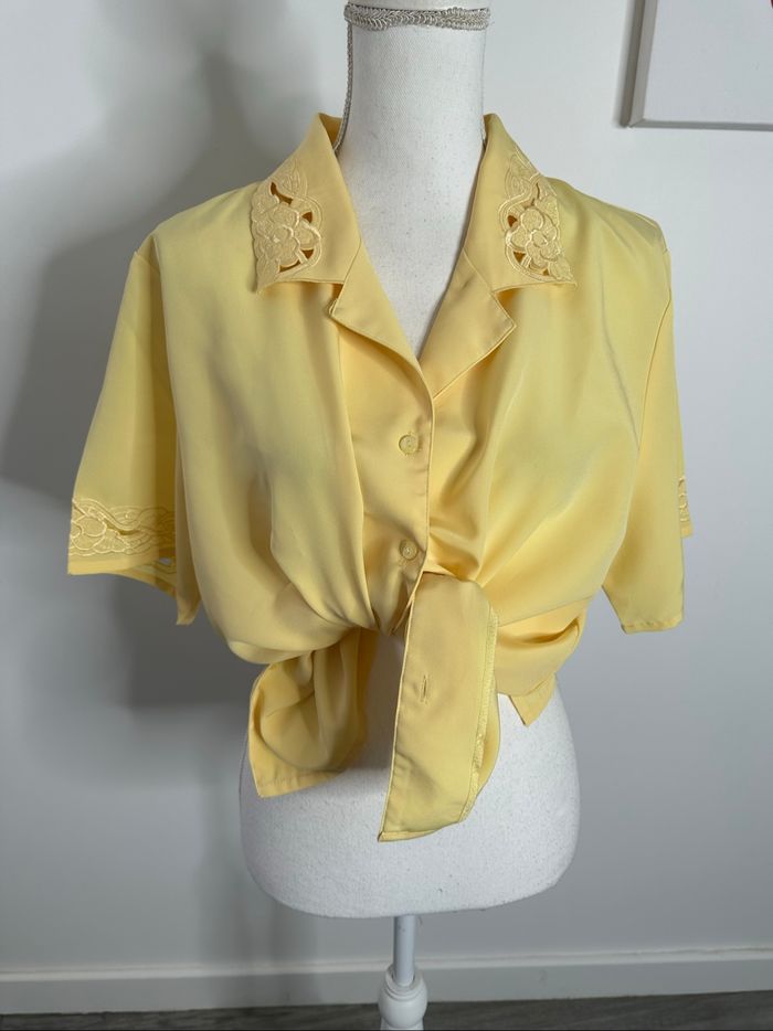 Chemisier jaune broderies ajourées Damart T46 3XL