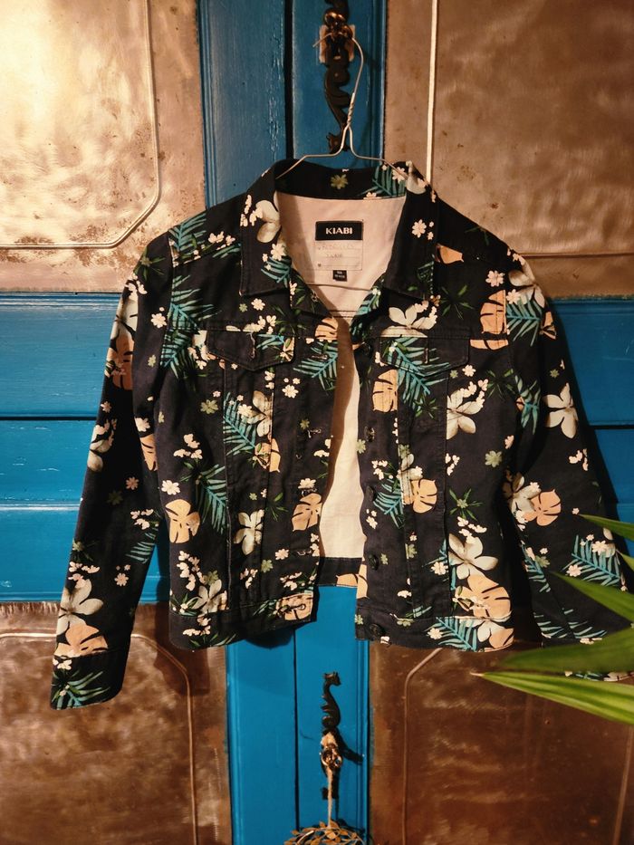 Veste en jean fleuri kiabi 10 ans