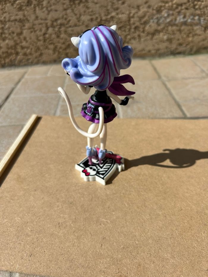 Figurine Monster High Catrine Demew #37 - photo numéro 2