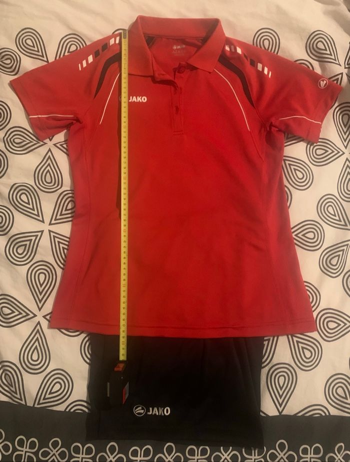 Ensemble jako foot short et tee shirt noir et rouge taille xs