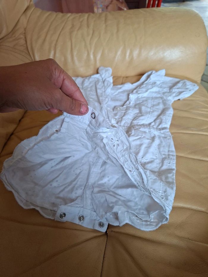 Superbe combishort primark 12/18 mois 86 cm - photo numéro 3