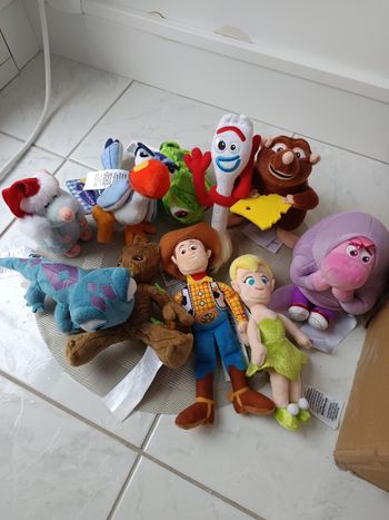 Peluche épaule shoulder Disney ratatouille zazu vice versa bruni woody fée clochette fourchette