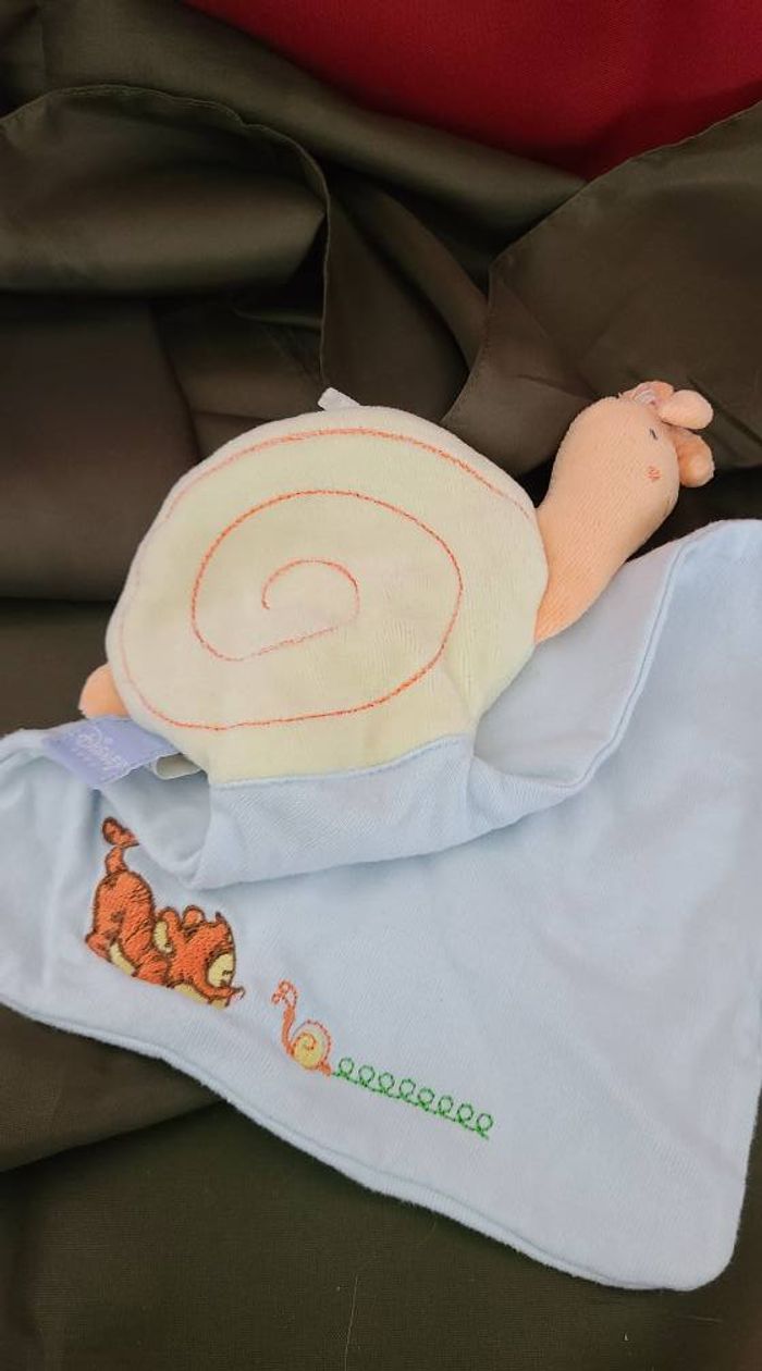 Peluche doudou escargot plat DISNEY BABY GSA mouchoir bleu Tigrou - photo numéro 4