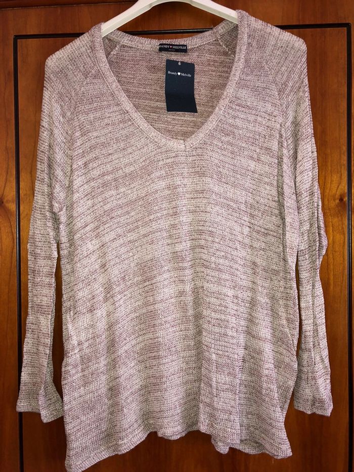 Pull léger col v taille unique Brandy Melville neuf avec étiquette