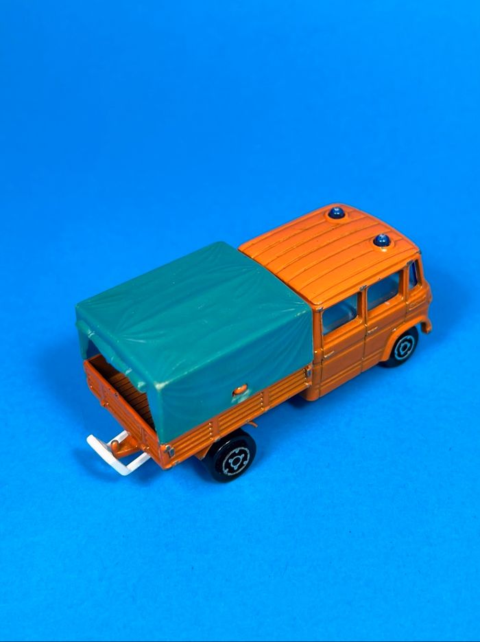 Majorette vintage : Camion Mercedes Travaux Publics - photo numéro 6