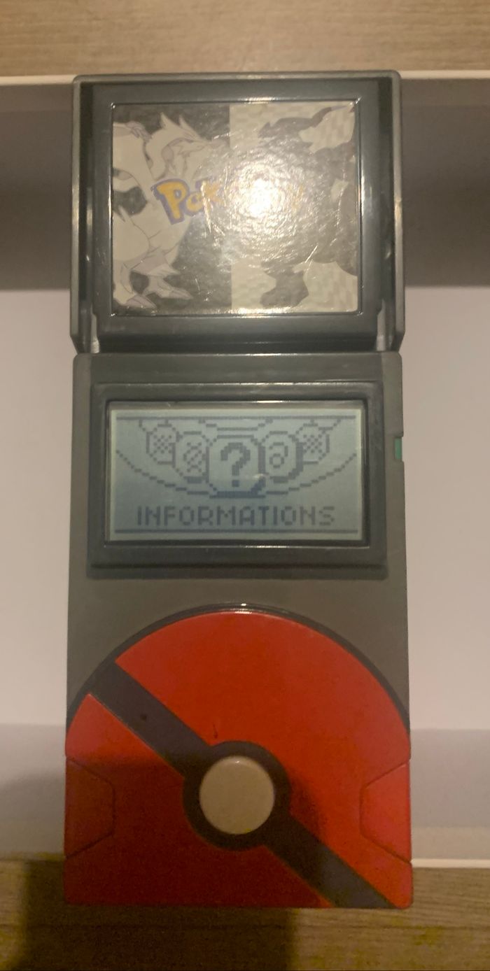 Pokedex pokemon collector année 2011 en parfaite état - photo numéro 9
