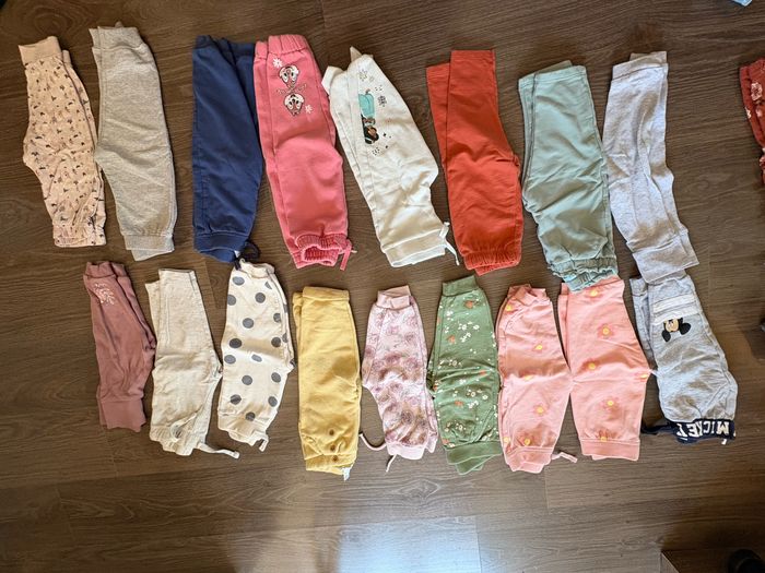 Lot (180 pièces) petite fille taille 80 - photo numéro 10