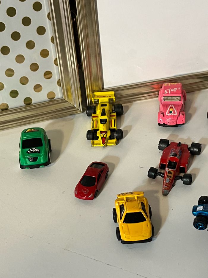 Lot de différentes voitures - photo numéro 2