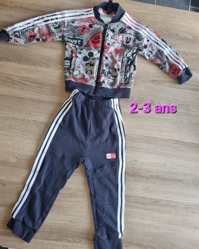 ​Ensemble Survêtement Adidas Disney Mickey Mouse 2-3 ans Tres bonne etat