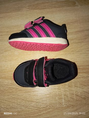 Baskets Adidas bébé fille