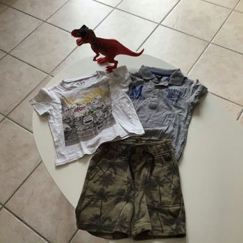 Pantacourt &. Tee-shirts  taille 2/3 ans