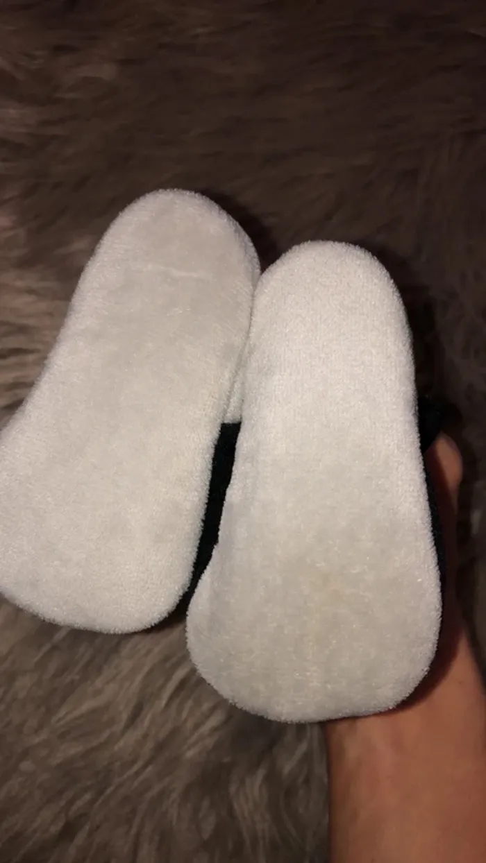 Chausson Mickey 3/6 mois neuf - photo numéro 3