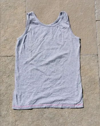 Débardeur studio sport neuf 14 ans