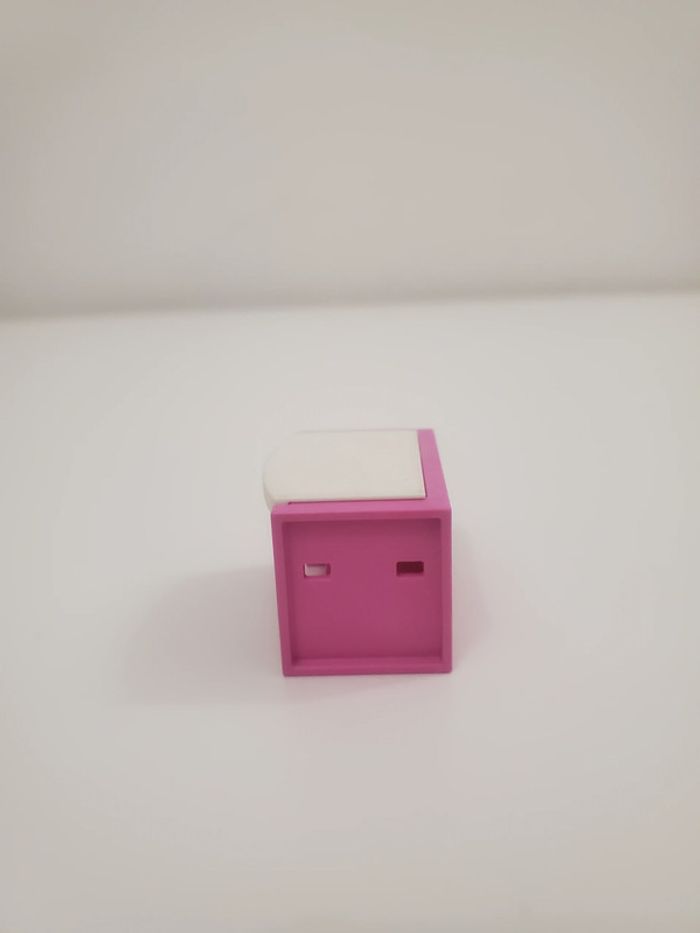 Playmobil Meuble chambre enfant, Un bureau rose et blanc très bon état - photo numéro 3