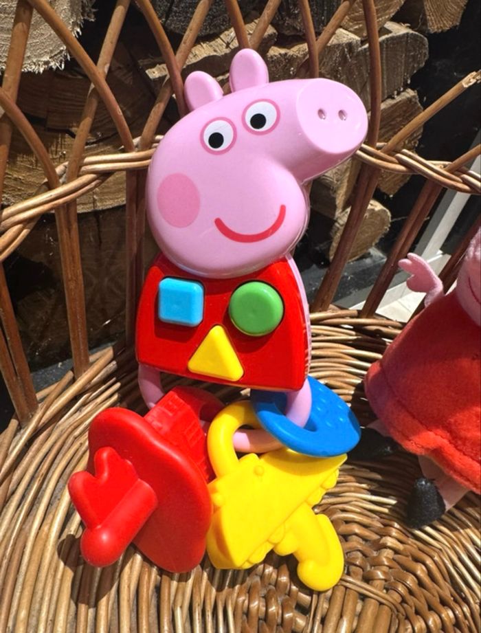 Hochet + peluche peppa pig - photo numéro 3