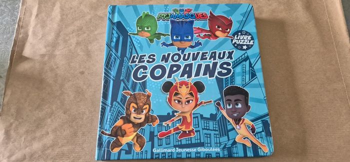 Livre puzzle les Pyjamasques les nouveaux copains gallimard jeunesse giboulées