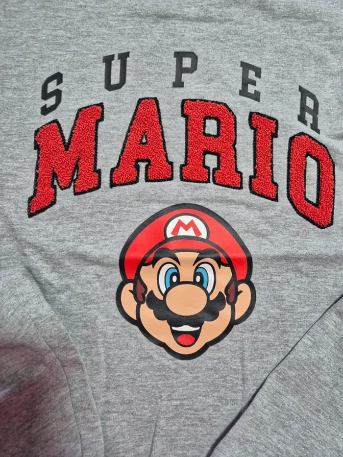 Pull Super Mario taille 12 ans - photo numéro 2