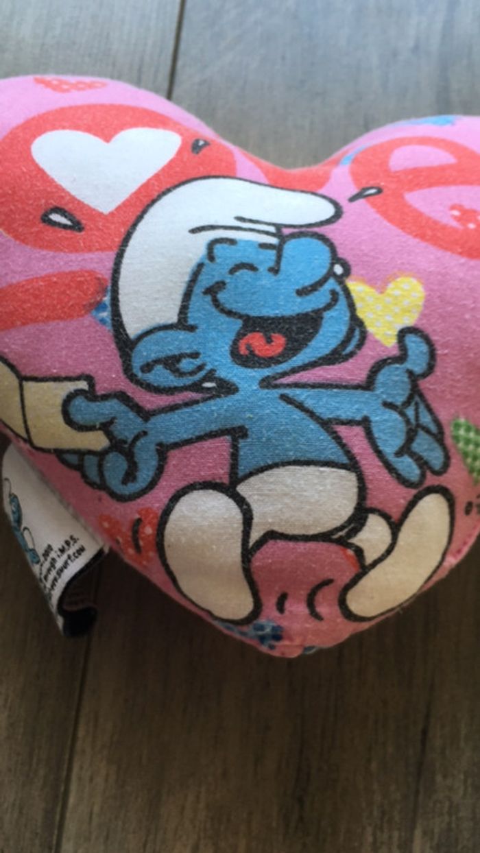 Petit coussin coeur rose avec motif schtroumpfs - photo numéro 3