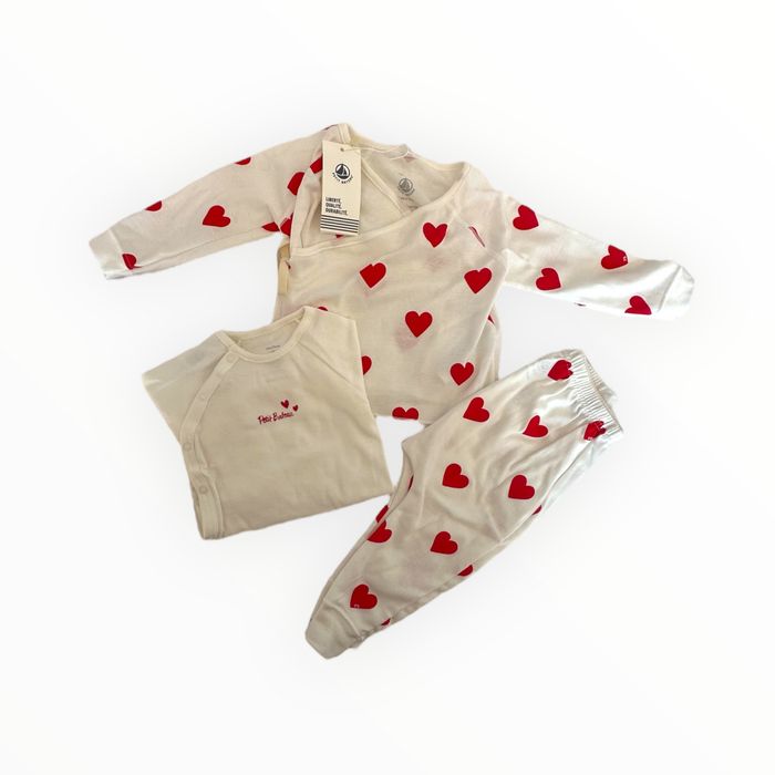 Ensemble 3 pièces Petit Bateau coeurs 12 mois NAE (45€)