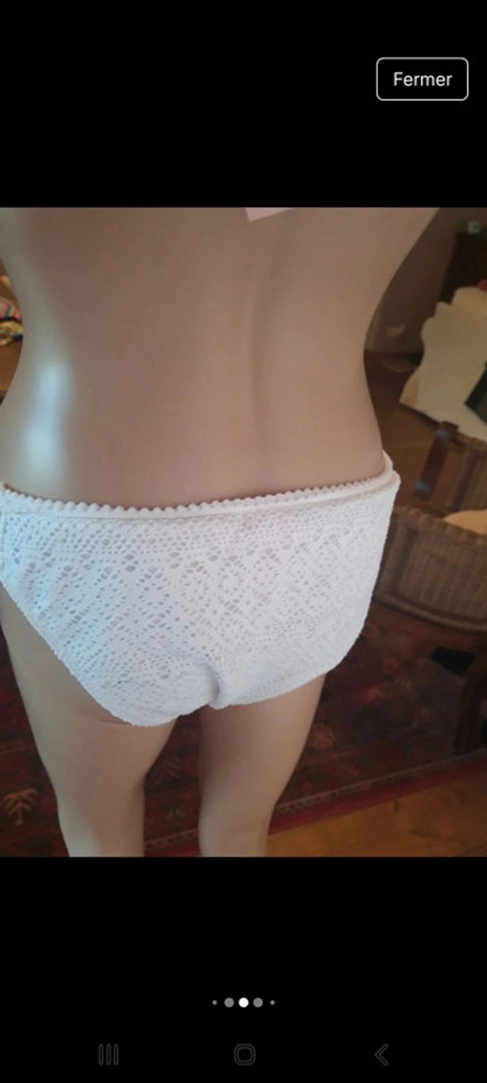 Bikini Hunkemöller haut fr/Es 95B bas L
doublé - photo numéro 7