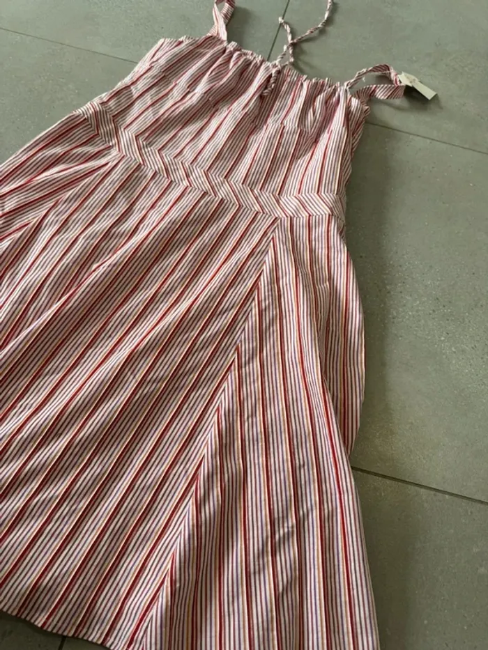 Robe multicolore Daniel Hechter, neuve taille 46 valeur 151€ 90cm de longueur - photo numéro 2