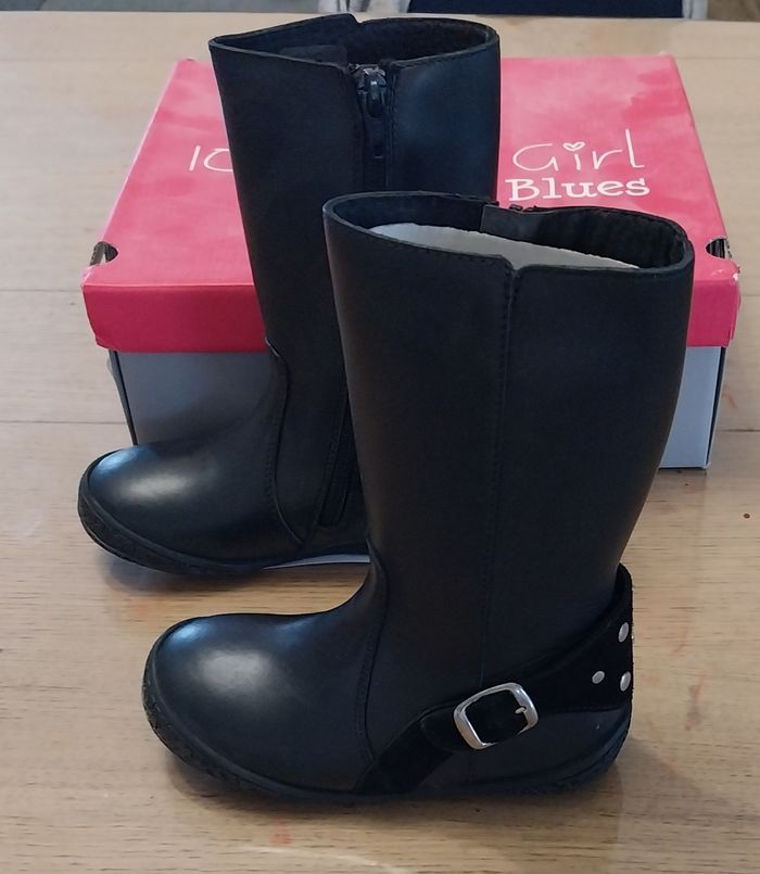 Bottes fille pointure 24 neuves - photo numéro 3