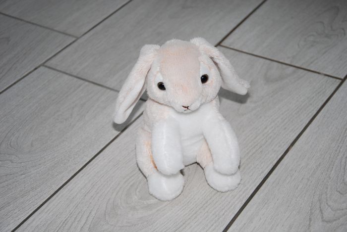 doudou peluche lapin softy easter famosa beige