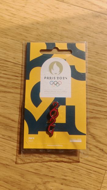 Pin's 2024 rouge - JO Paris 2024